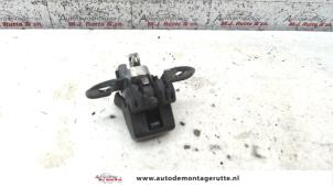 Used Tailgate lock mechanism Dacia Logan MCV (KS) 1.6 16V Price on request offered by Autodemontage M.J. Rutte B.V.