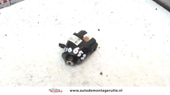 Ignition switch from a Volkswagen Transporter/Caravelle T4 1.9 TD 1999
