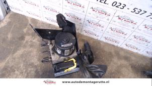 Usagé Pompe ABS Peugeot 1007 (KM) 1.6 GTI,Gentry 16V Prix sur demande proposé par Autodemontage M.J. Rutte B.V.