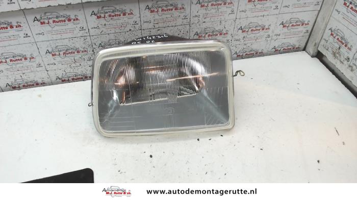 Używane Reflektor prawy Renault 5 Super (B/C40) 1.4 GTL,TR,GTR Cena na żądanie oferowane przez Autodemontage M.J. Rutte B.V.