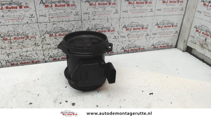 Begagnade Luftflödesmätare Audi A6 Quattro (C5) 3.0 V6 30V Pris på förfrågan erbjuds av Autodemontage M.J. Rutte B.V.
