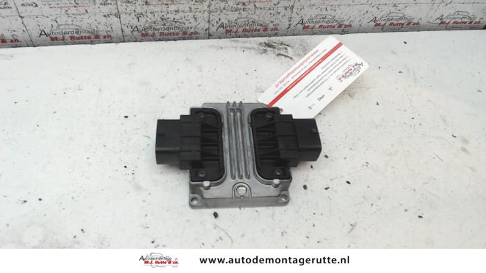 Used Automatic gearbox computer Opel Vectra C 2.2 16V Price on request offered by Autodemontage M.J. Rutte B.V.