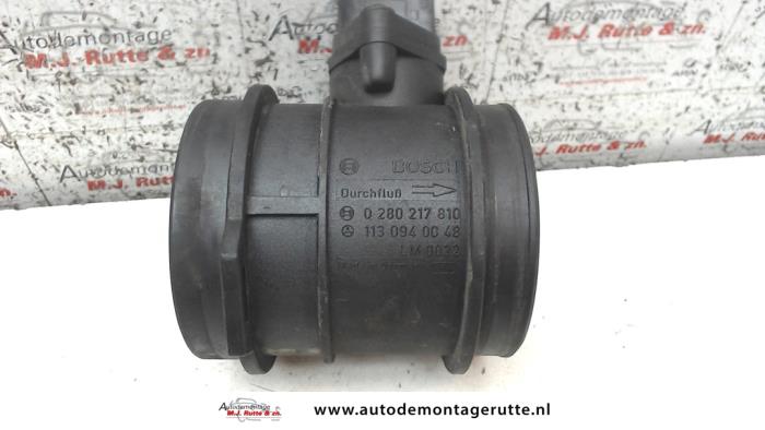 Airflow meter from a Mercedes-Benz S (W220) 5.0 S-500 V8 24V 1998