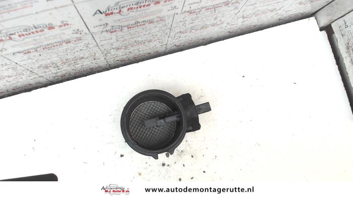 Airflow meter from a Mercedes-Benz S (W220) 5.0 S-500 V8 24V 1998