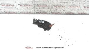 Usados Motor de cierre centralizado Peugeot 107 1.0 12V Precio de solicitud ofrecido por Autodemontage M.J. Rutte B.V.
