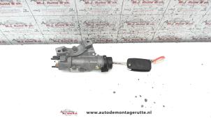 Used Ignition lock + key Audi A4 (B6) 2.0 FSI 16V Price on request offered by Autodemontage M.J. Rutte B.V.