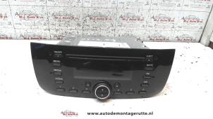Usagé Radio Fiat Punto Evo (199) 1.3 JTD Multijet 85 16V Prix sur demande proposé par Autodemontage M.J. Rutte B.V.