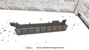 Gebrauchte Nebelscheinwerfer Schalter Lancia Ypsilon (843) 1.4 16V Preis auf Anfrage angeboten von Autodemontage M.J. Rutte B.V.