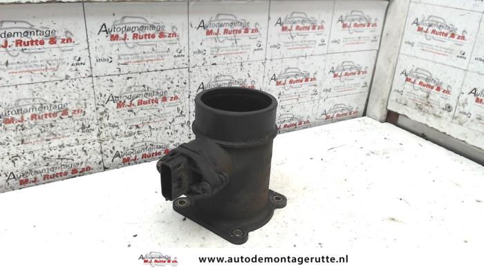 Begagnade Luftflödesmätare Nissan Almera Tino (V10M) 1.8 16V Pris på förfrågan erbjuds av Autodemontage M.J. Rutte B.V.