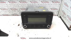 Used Radio Volkswagen Passat (3C2) 1.9 TDI Price on request offered by Autodemontage M.J. Rutte B.V.