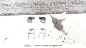 Used Door lock cylinder, right Renault Twingo (C06) 1.2 16V Price on request offered by Autodemontage M.J. Rutte B.V.