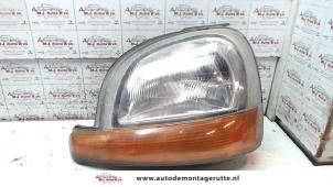 Used Headlight, left Renault Kangoo Express (FC) 1.9 D 65 Price on request offered by Autodemontage M.J. Rutte B.V.