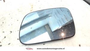 Used Mirror glass, left Peugeot 407 SW (6E) 1.8 16V Price on request offered by Autodemontage M.J. Rutte B.V.