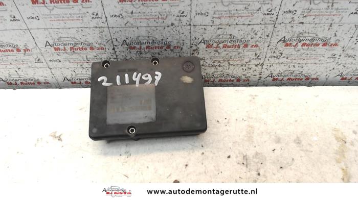 Usagé Ordinateur ABS Mercedes C (W203) 2.2 C-200 CDI 16V Prix sur demande proposé par Autodemontage M.J. Rutte B.V.