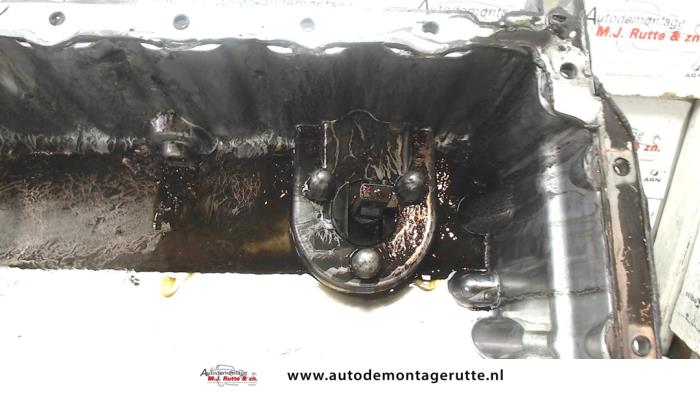 Ölwanne van een Skoda Octavia Combi (1U5) 1.6 2005