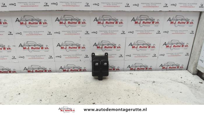 Usados Interruptor combinado de ventanillas Kia Picanto (BA) 1.1 12V Precio de solicitud ofrecido por Autodemontage M.J. Rutte B.V.