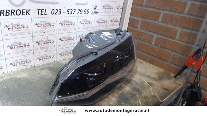 Headlight, left Volkswagen Polo VI - A046439 VALEO