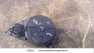 Usados Mando de radio volante Mercedes ML II (164/4JG) 3.0 ML-280 CDI 4-Matic V6 24V Precio de solicitud ofrecido por Autodemontage M.J. Rutte B.V.