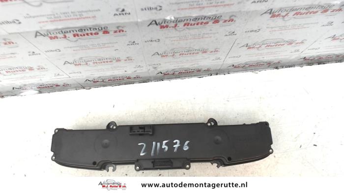 Panic lighting switch from a Mercedes-Benz Vito (639.6) 2.2 109 CDI 16V 2006