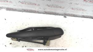 Used Front door handle 4-door, right BMW 3 serie (E46/4) 318d 16V Price on request offered by Autodemontage M.J. Rutte B.V.
