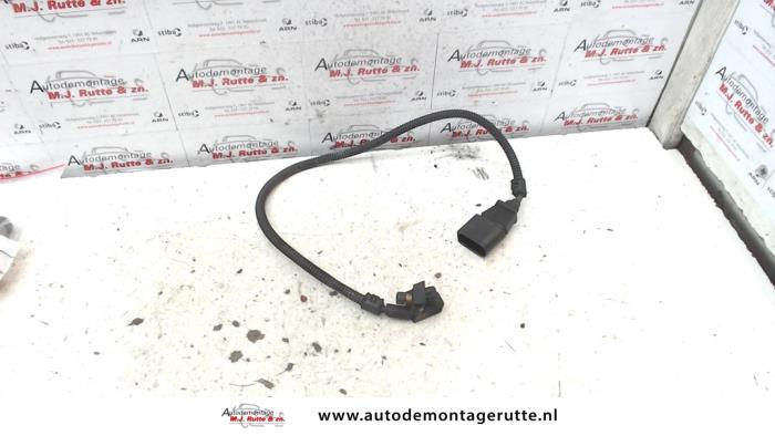 Begagnade Kamaxelsensor Volkswagen Golf IV (1J1) 1.6 16V Pris på förfrågan erbjuds av Autodemontage M.J. Rutte B.V.