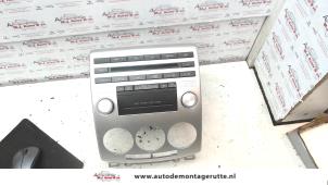 Używane Radio Mazda 5 (CR19) 1.8i 16V Cena na żądanie oferowane przez Autodemontage M.J. Rutte B.V.