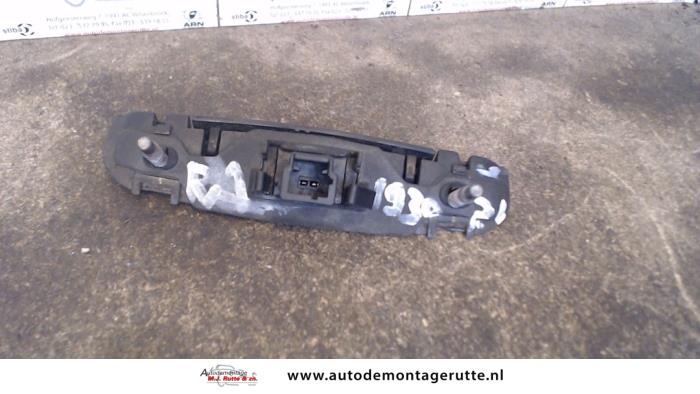 Tailgate switch from a Citroën C4 Berline (LC) 1.6 HDi 16V 110 2005