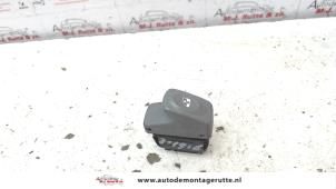 Used Electric window switch Renault Twingo (C06) 1.2 16V Price on request offered by Autodemontage M.J. Rutte B.V.