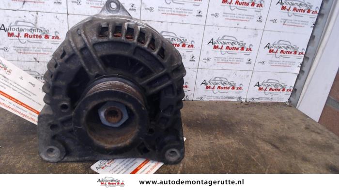 Usagé Dynamo Renault Megane II (BM/CM) 2.0 dCi 16V Prix sur demande proposé par Autodemontage M.J. Rutte B.V.