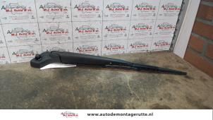 Used Rear wiper arm Volvo V70 (SW) 2.4 20V 170 Price on request offered by Autodemontage M.J. Rutte B.V.