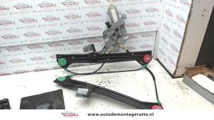 Used Window mechanism 2-door, front left Saab 9-3 Sport Estate (YS3F) 1.9 TiD Price on request offered by Autodemontage M.J. Rutte B.V.