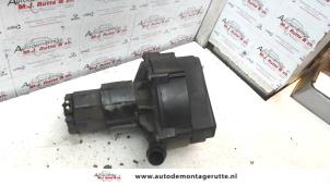 Used Secondary pump Mercedes ML I (163) 320 3.2 V6 18V Autom. Price € 75,00 Margin scheme offered by Autodemontage M.J. Rutte B.V.