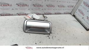 Used Rear door handle 4-door, right Opel Frontera (6B) 3.2 V6 24V Price on request offered by Autodemontage M.J. Rutte B.V.