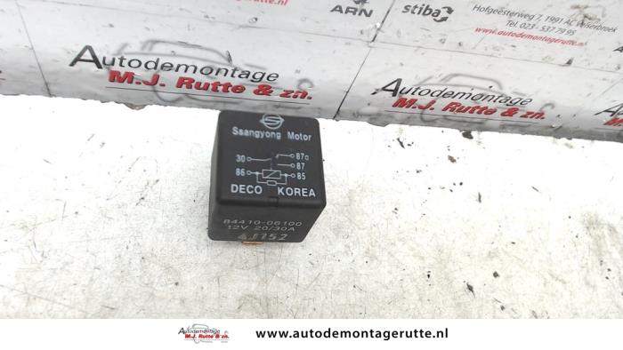 Begagnade Relä Ssang Yong Rexton 2.7 Xdi RX/RJ 270 16V Pris på förfrågan erbjuds av Autodemontage M.J. Rutte B.V.