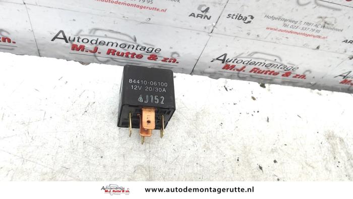Begagnade Relä Ssang Yong Rexton 2.7 Xdi RX/RJ 270 16V Pris på förfrågan erbjuds av Autodemontage M.J. Rutte B.V.