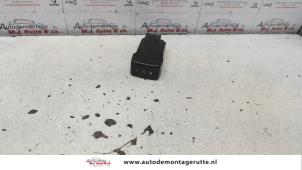 Used Seat heating switch Opel Frontera (6B) 3.2 V6 24V Price on request offered by Autodemontage M.J. Rutte B.V.