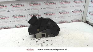 Used Front door lock mechanism 4-door, right Ford Fiesta 6 (JA8) 1.6 TDCi 16V ECOnetic Price on request offered by Autodemontage M.J. Rutte B.V.