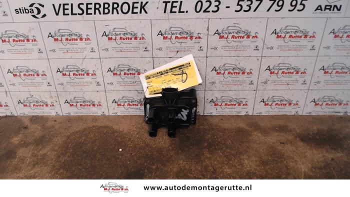 Gebrauchte Zündspule Ford Mondeo III 1.8 16V Preis auf Anfrage angeboten von Autodemontage M.J. Rutte B.V.