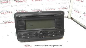 Usagé Radio Skoda Fabia II Combi 1.4i 16V Prix sur demande proposé par Autodemontage M.J. Rutte B.V.