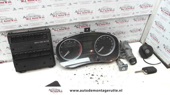 Used Ignition lock + computer Skoda Fabia II Combi 1.4i 16V Price on request offered by Autodemontage M.J. Rutte B.V.