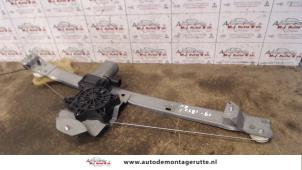 Used Rear door window mechanism 4-door, right Renault Clio II (BB/CB) 1.2 16V Price on request offered by Autodemontage M.J. Rutte B.V.