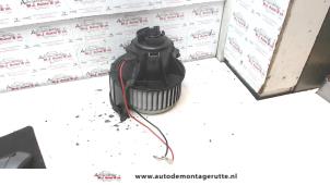 Usados Motor de ventilador de calefactor Opel Astra H SW (L35) 1.9 CDTi 16V 150 Precio de solicitud ofrecido por Autodemontage M.J. Rutte B.V.