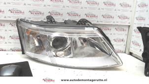 Used Headlight, right Saab 9-3 Sport Estate (YS3F) 1.9 TiD Price on request offered by Autodemontage M.J. Rutte B.V.