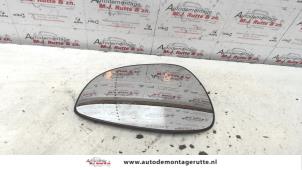 Used Mirror glass, right Ford Fiesta 6 (JA8) 1.6 TDCi 16V 95 Price on request offered by Autodemontage M.J. Rutte B.V.