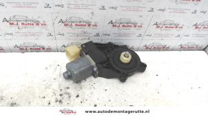 Used Door window motor Ford Fiesta 6 (JA8) 1.6 TDCi 16V 95 Price on request offered by Autodemontage M.J. Rutte B.V.