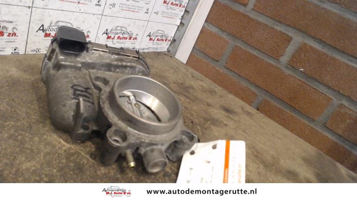 Usagé Boîtier accélérateur Mercedes C (W202) 1.8 C-180 16V Prix sur demande proposé par Autodemontage M.J. Rutte B.V.