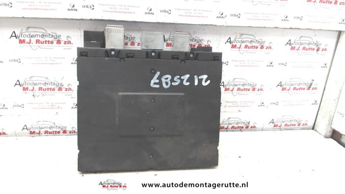Boîte à fusibles d'un Audi A3 (8P1) 2.0 16V FSI 2003