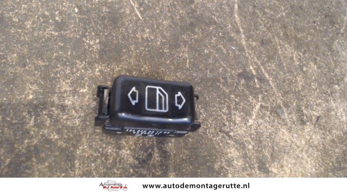Electric window switch from a Mercedes 200 - 500 1992
