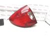 Taillight, left from a Kia Rio (DC22/24), 2000 / 2005 1.5 16V, Hatchback, Petrol, 1.493cc, 71kW (97pk), FWD, A5D, 2002-09 / 2005-06, DC22; DC24 2004