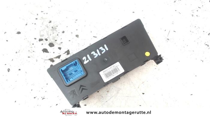 Panel de control de calefacción de un Peugeot 308 (4A/C) 1.6 VTI 16V 2008